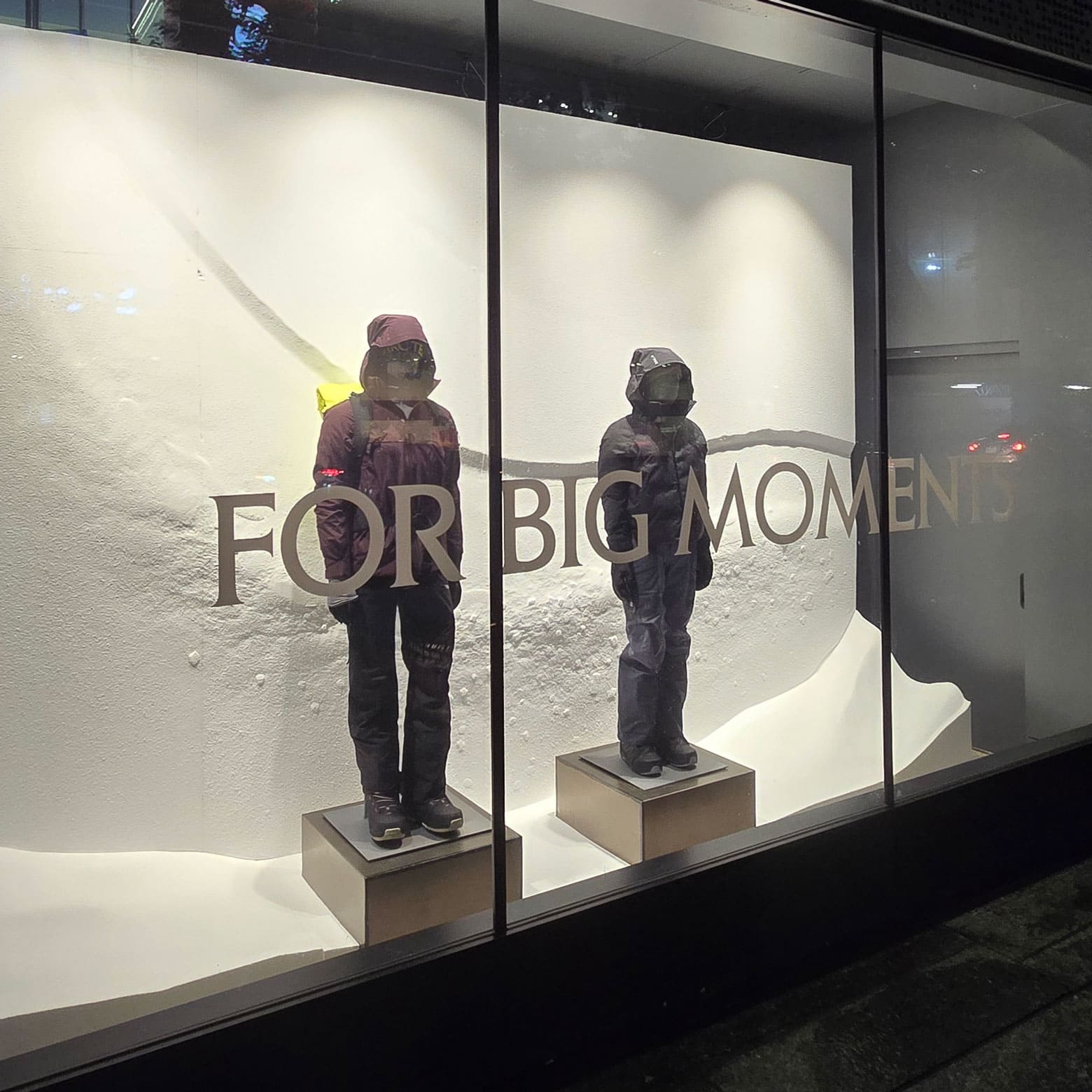 shopping window manequin stands